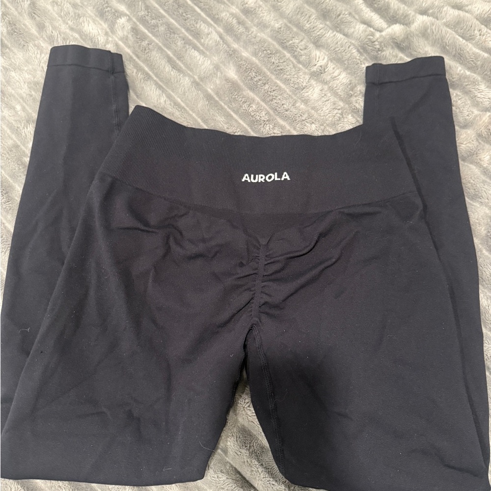 AUROLA Women's Black Scrunch Leggings